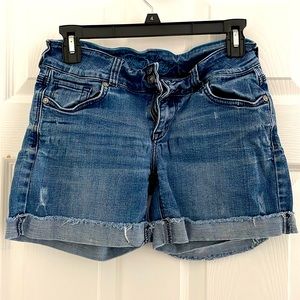 Delia’s Bailey size 6 jean shorts ripped cut/roll up